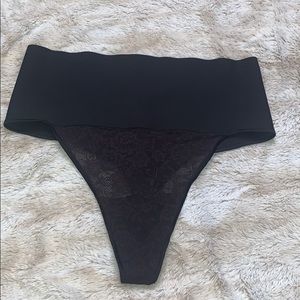 Maidenform Thong style shape wear